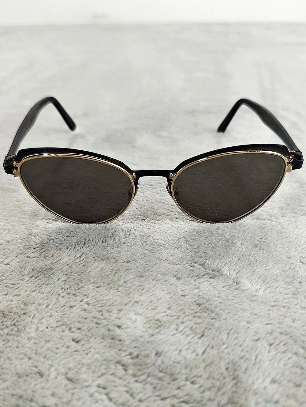 L.G.R MONARCH Black & Gold Sunglasses Like New